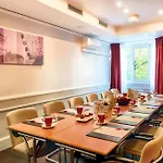 Leonardo Center 4*