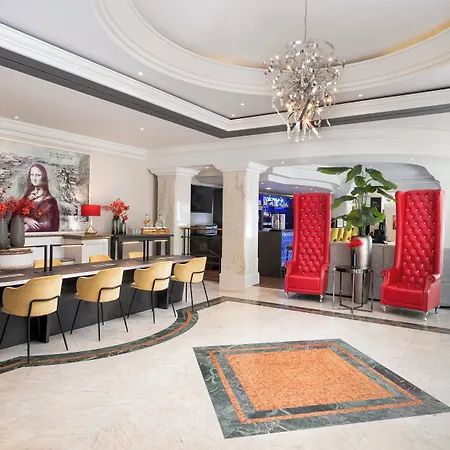 Leonardo Center 4*
