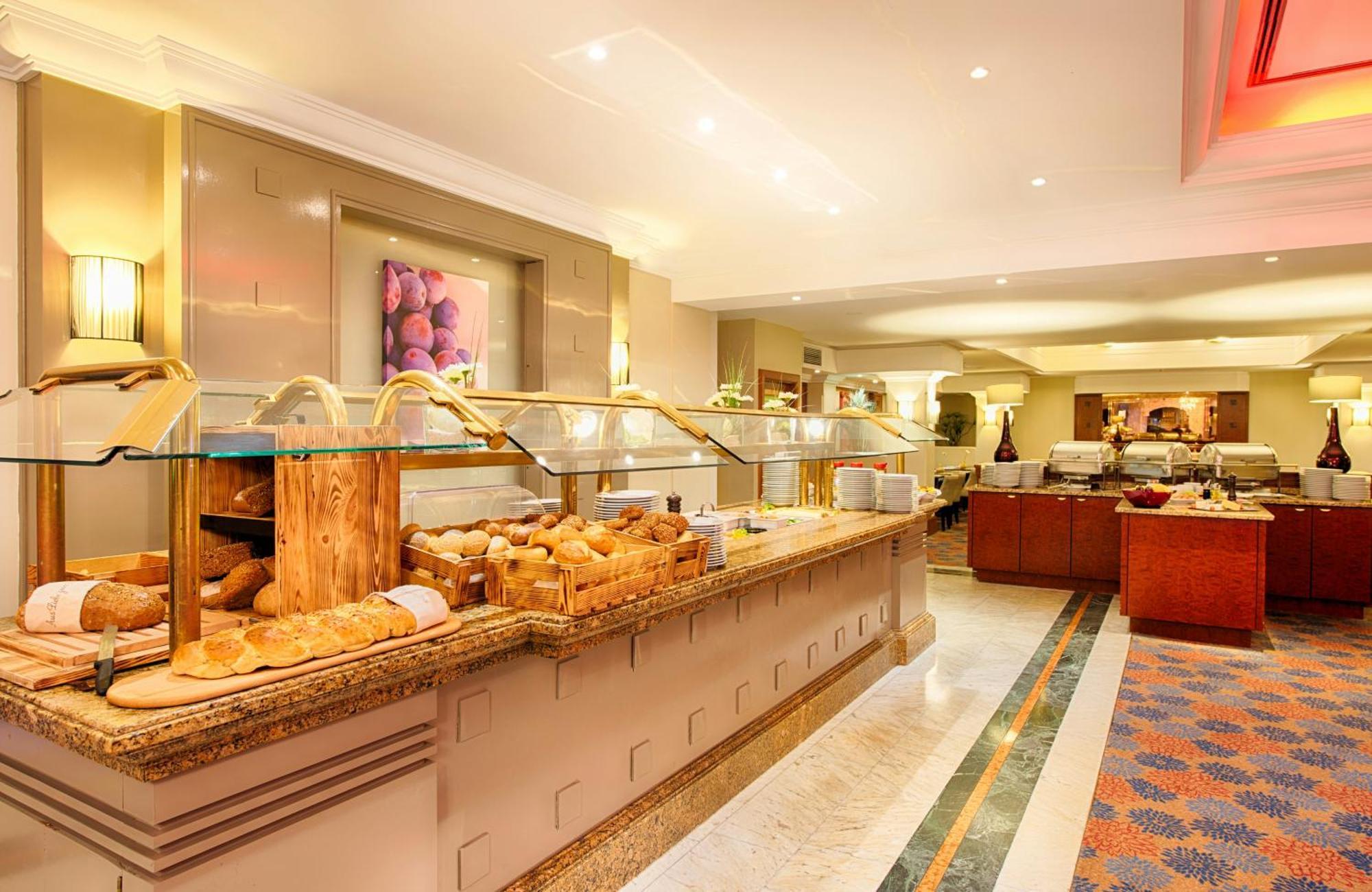 Hotel Leonardo Center 4*