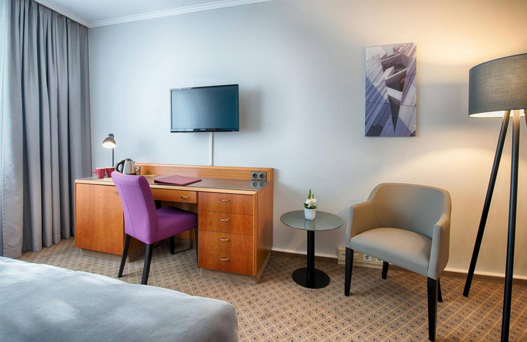 Leonardo Center Dusseldorf