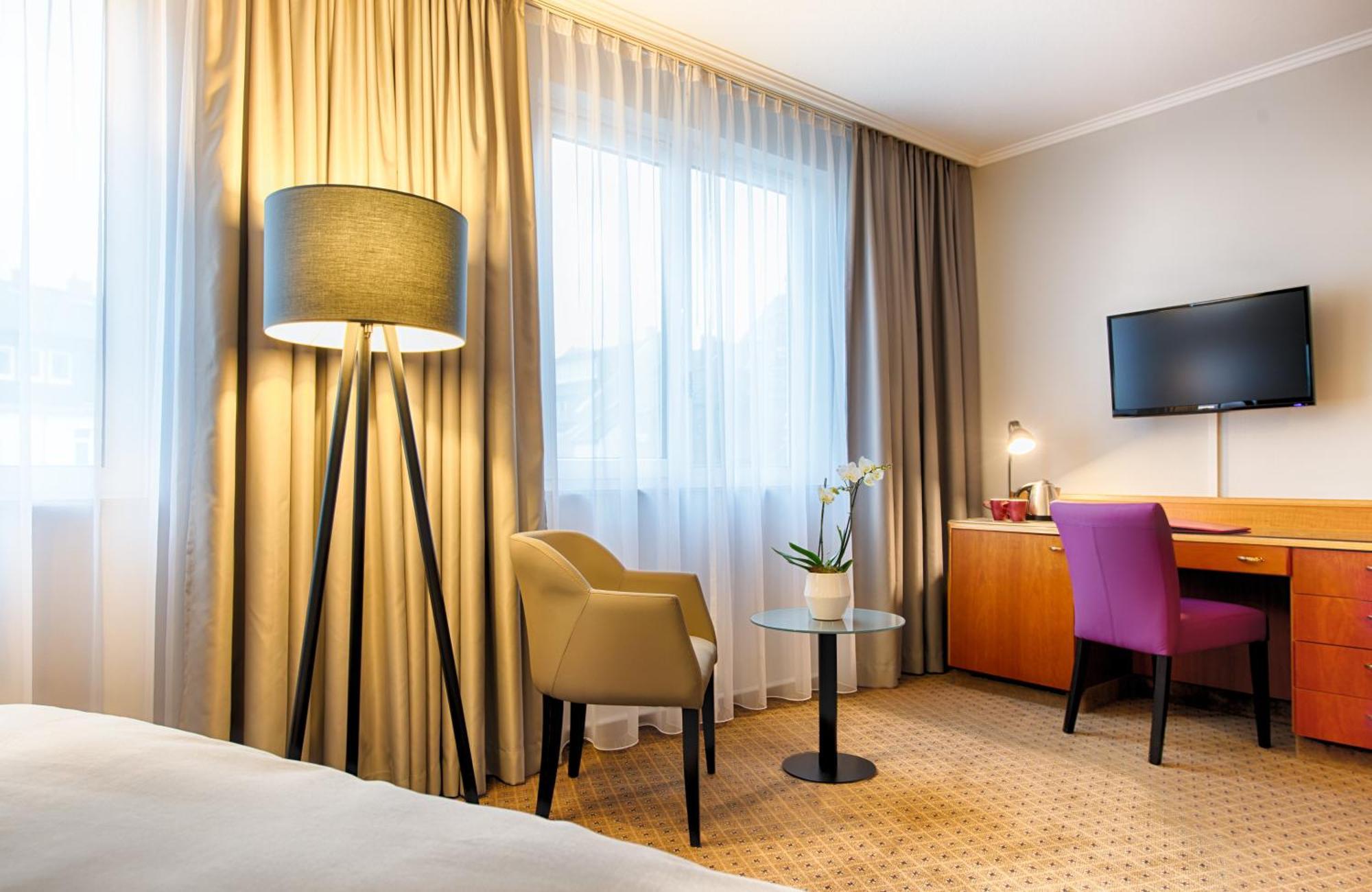 Leonardo Center 4*