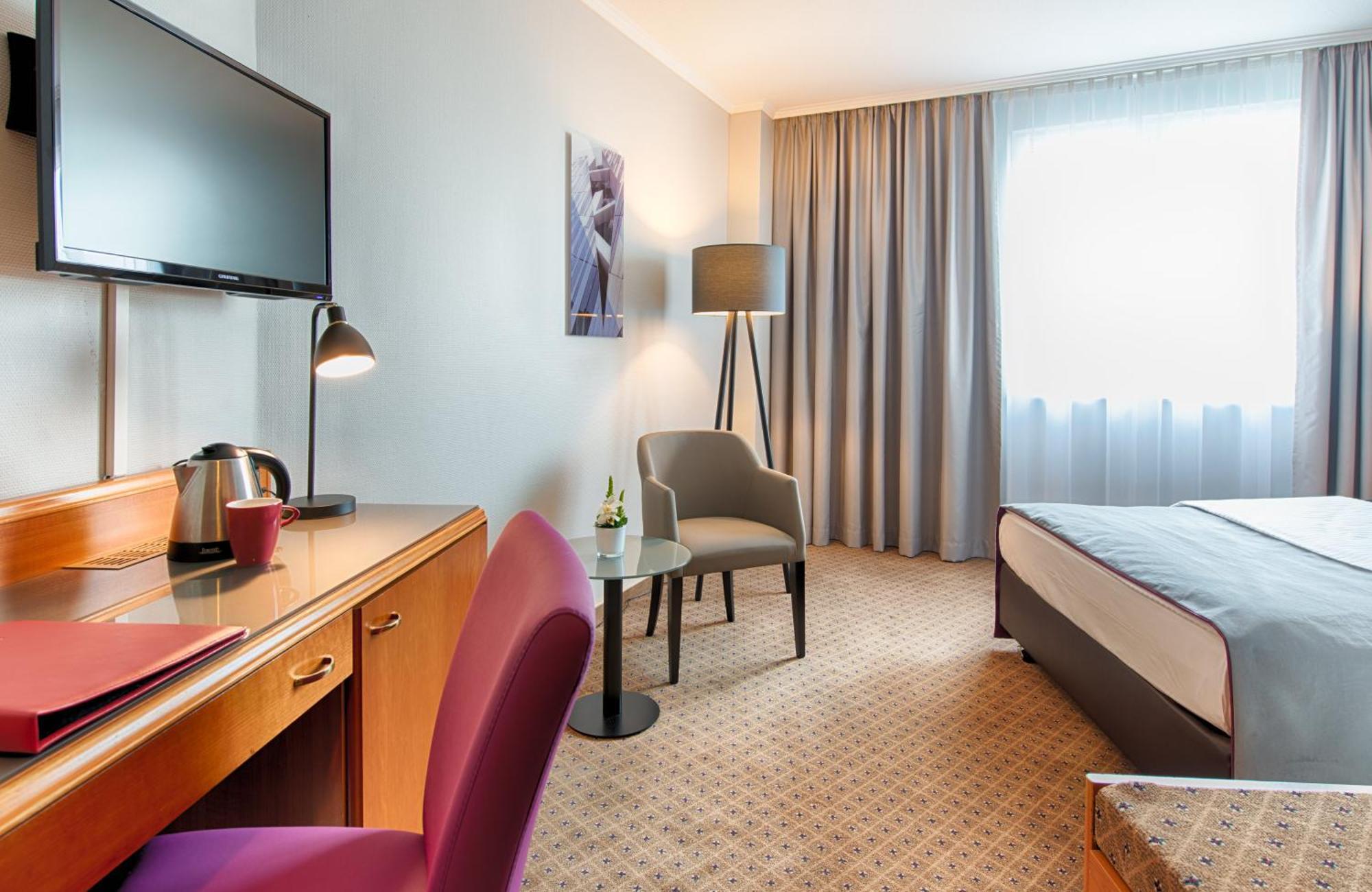 Leonardo Center 4*